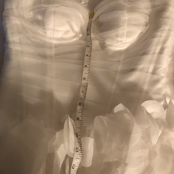 White Vera Wang Wedding Dress size 4 adjusted - Picture 10 of 14